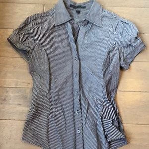 Express Women’s shirt size small.